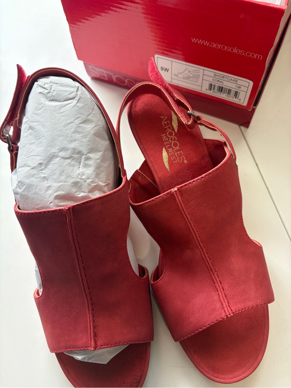 NWT- Size 9W Aerosole sandals-Shortcake